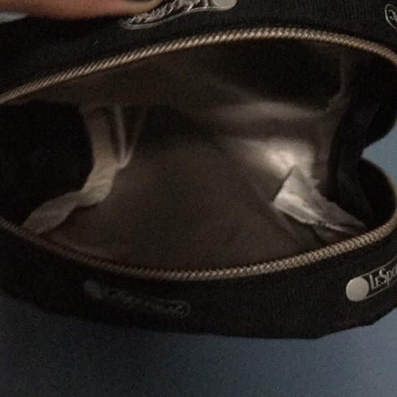 Small makeup bag! - Picture 3 of 3